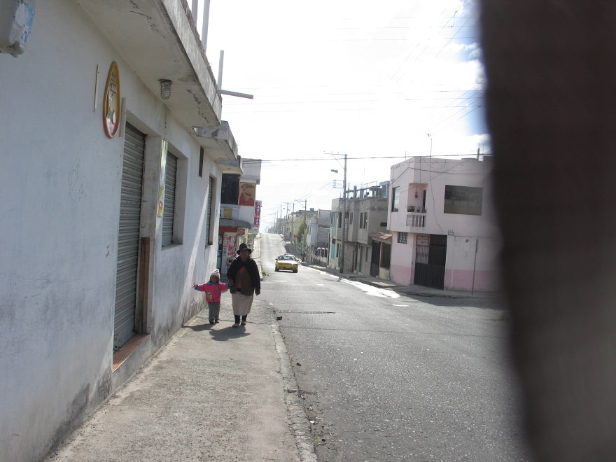 11_ambatoecuadorhospital.jpg