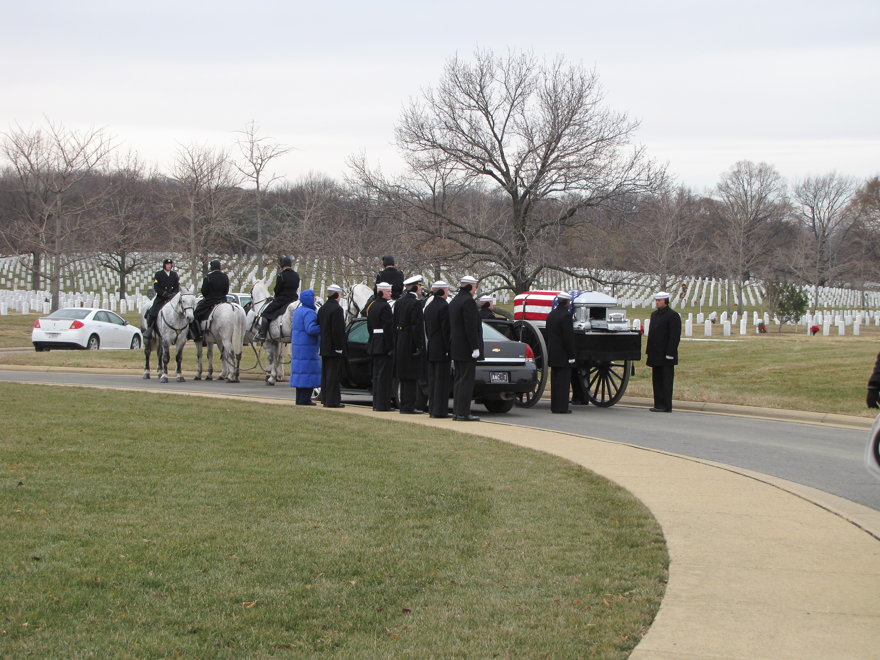 12fullhonorsfuneralarlington.jpg