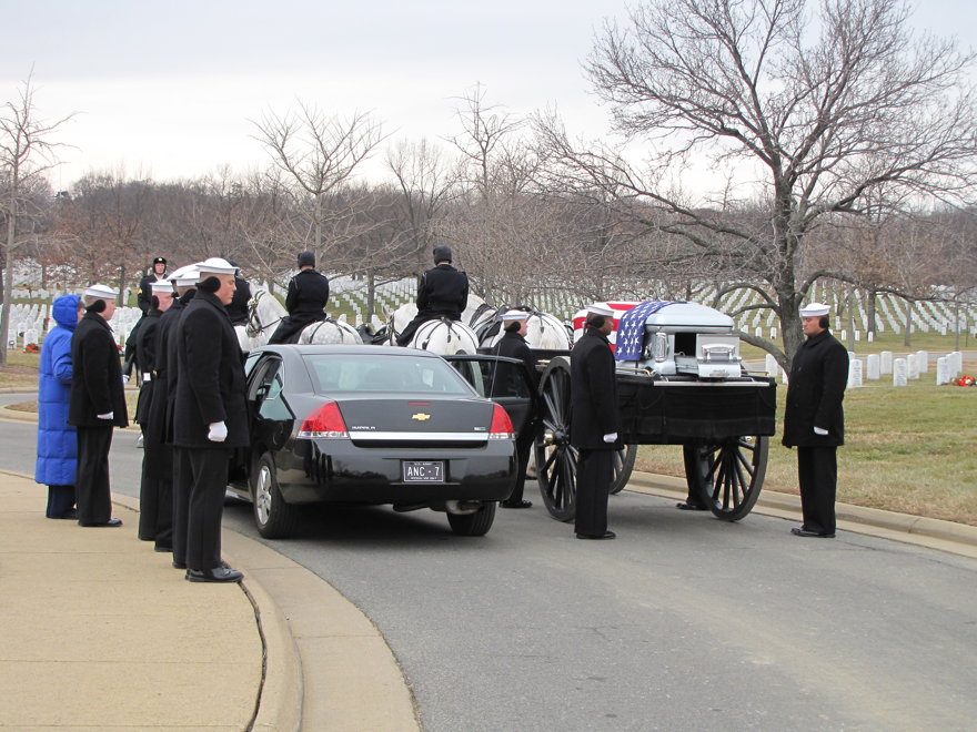 13fullhonorsfuneralarlington.jpg