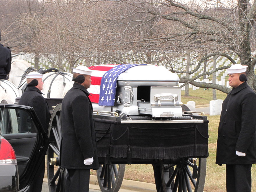 14fullhonorsfuneralarlington.jpg
