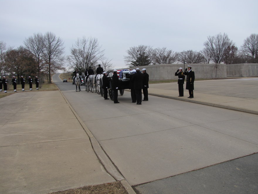 26fullhonorsfuneralarlington.jpg
