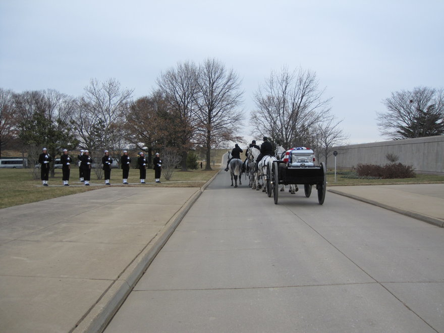 29fullhonorsfuneralarlington.jpg