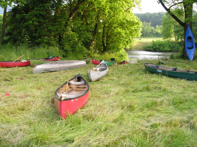 Click on image to return to index canoe03.jpg