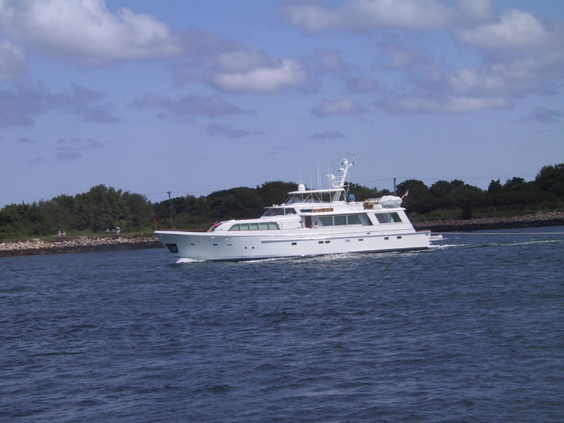 060826capecodcanal66pleasureboatbigzip.jpg