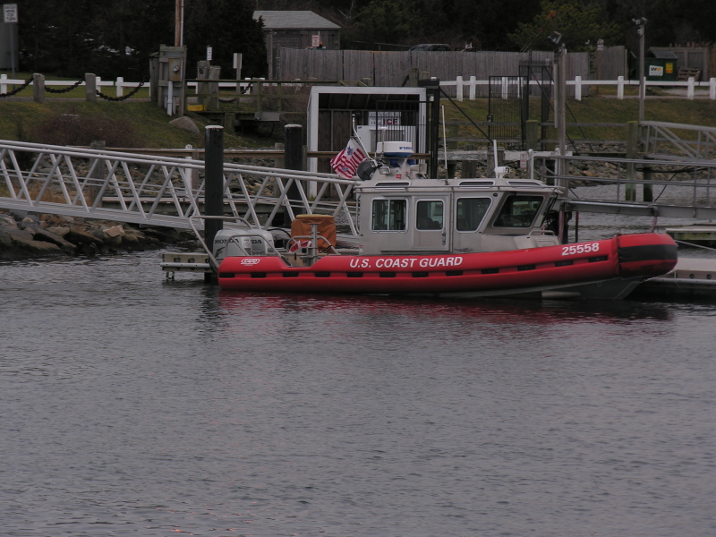 061227sandwichcanal06uscgpatrolboat.jpg