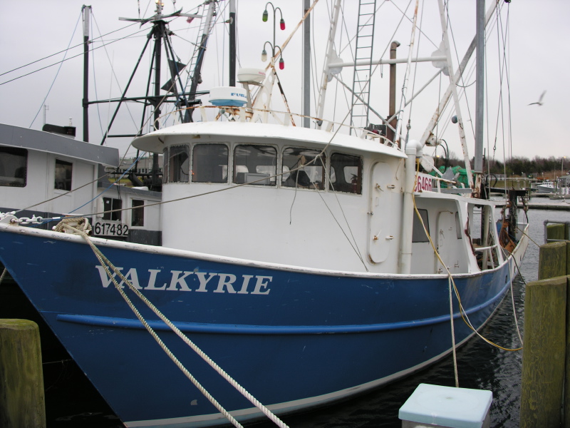 061227sandwichcanal08trawlervalkyrie.jpg