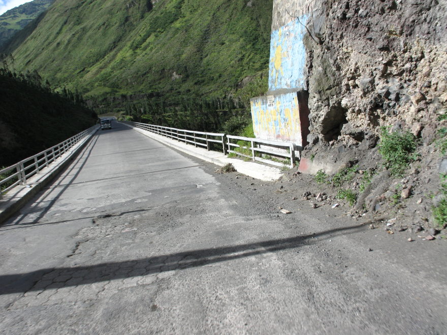 Click on image to return to index theroadambatotobanos070704165631.jpg