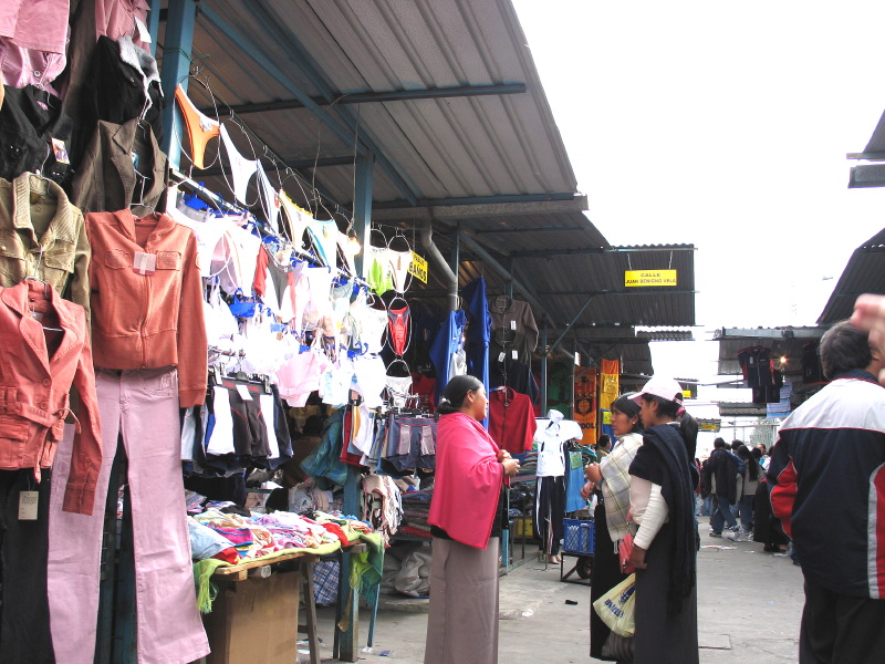 Click on image to return to index 21ambatomarket.jpg