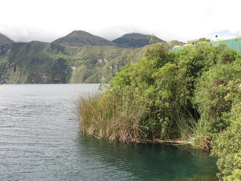 07lagunacuicocha.jpg