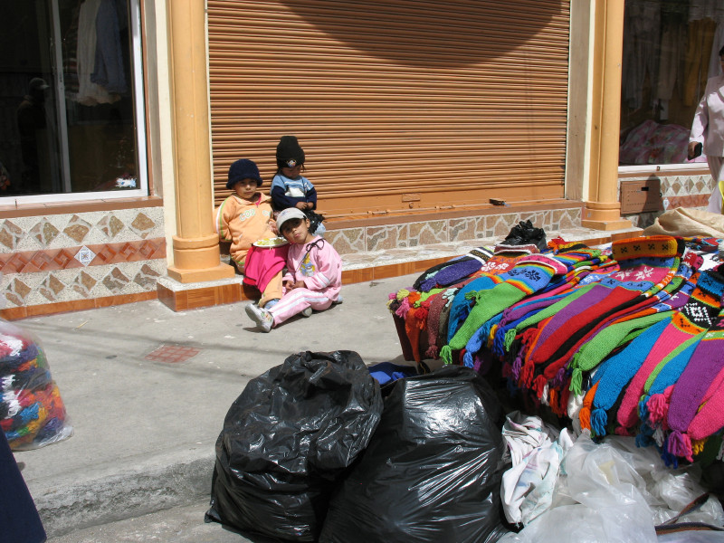 Click on image to return to index 08otavalomarket.jpg