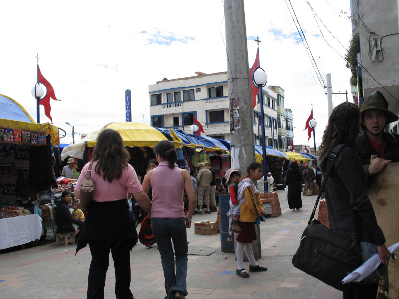 Click on image to return to index 15otavalomarket.jpg