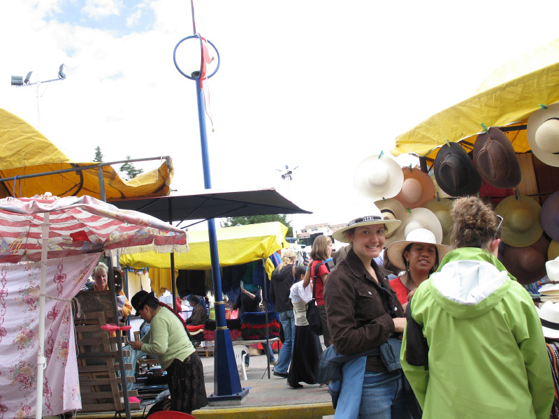 Click on image to return to index 18otavalomarket.jpg