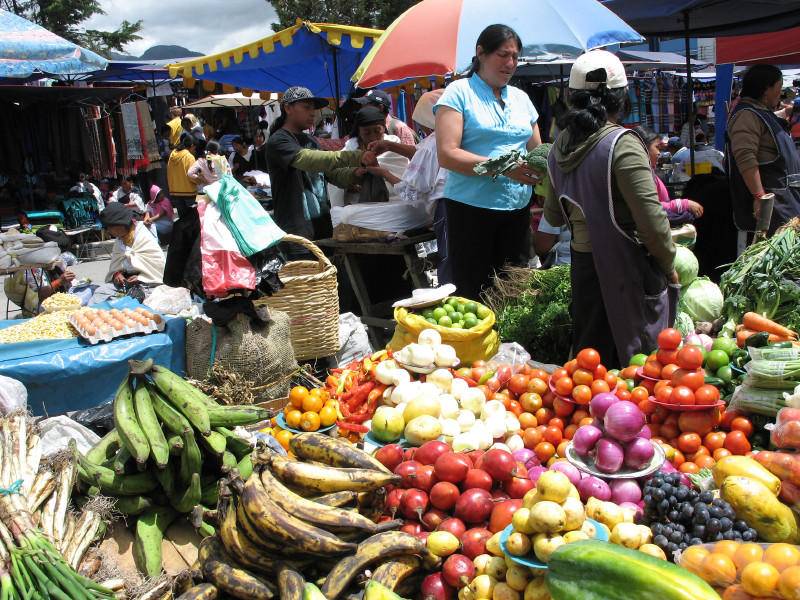 Click on image to return to index 33otavalomarket.jpg