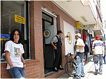 Click on thumbnail to enlarge 40otavalomarket.jpg