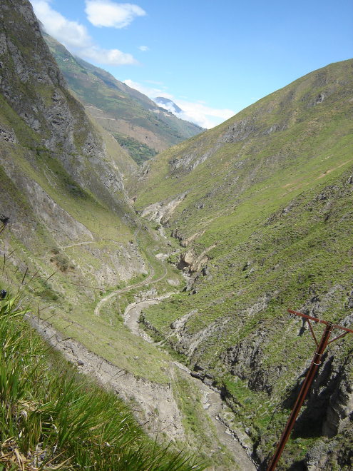 Click on image to return to index 15riobambanarizdiablo.jpg