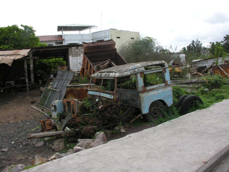 Click on image to return to index 40puertoayora.jpg