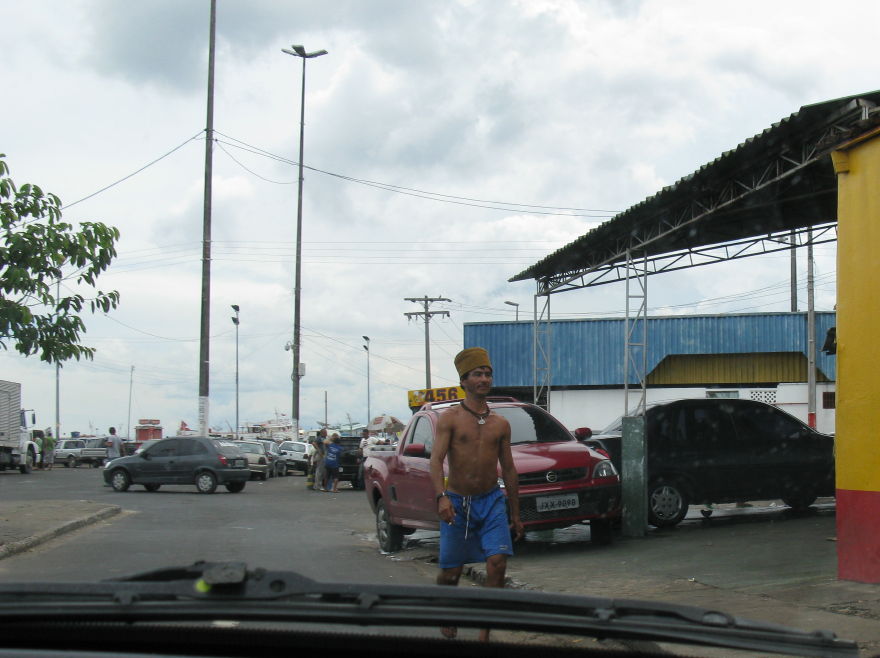 Click on image to return to index 28manausbrazilcity.jpg