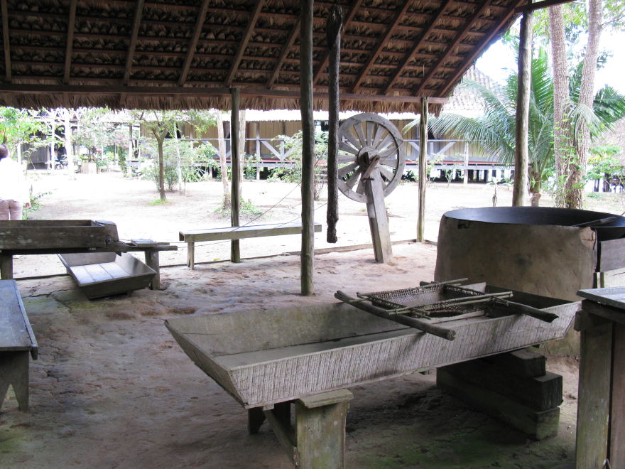 Click on image to return to index 0805171124vilaparaiso.jpg