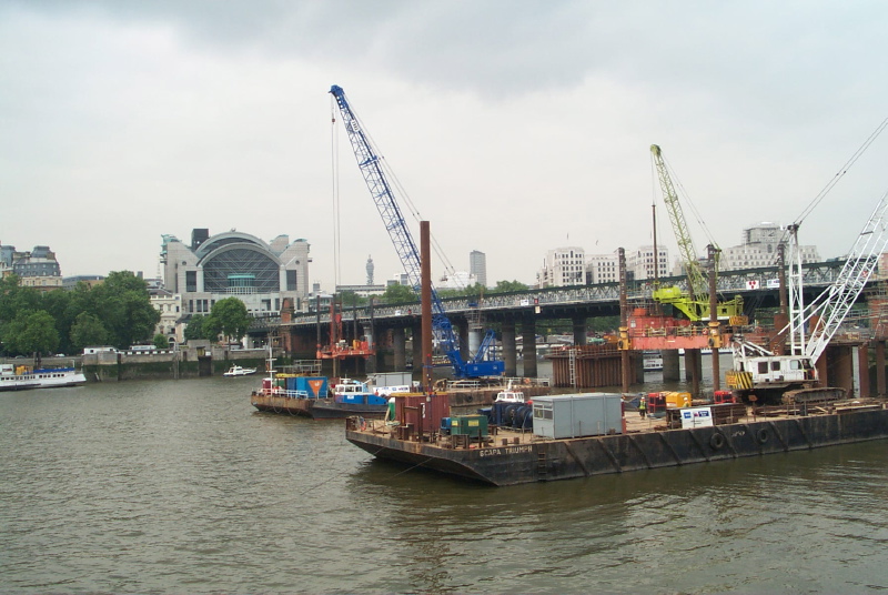 0012tugboatbarge01.jpg