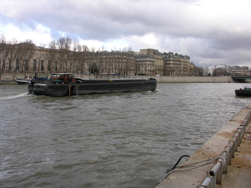 0501tugboatbarge20.jpg