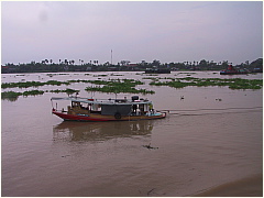 0409TugboatBarge07.JPG