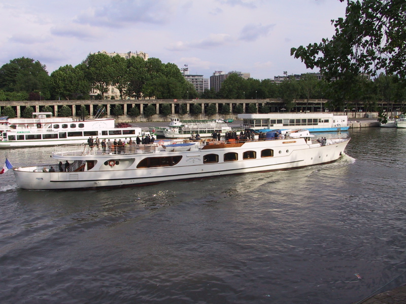 p0206tourboats29.jpg