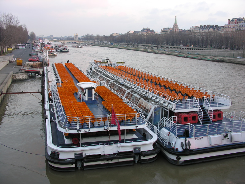 p0501tourboats19.jpg