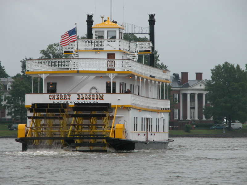 w0306tourboats20.jpg