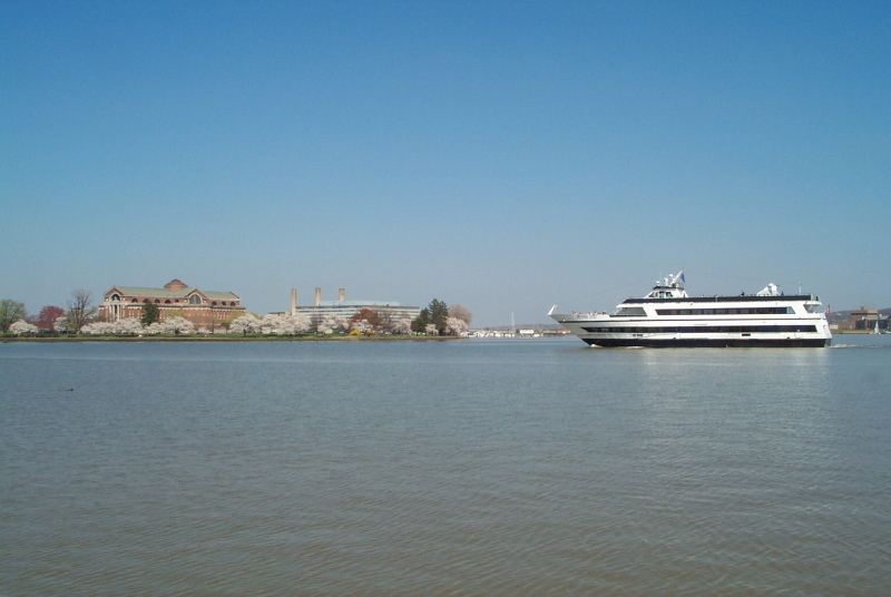 w9902tourboats30.jpg