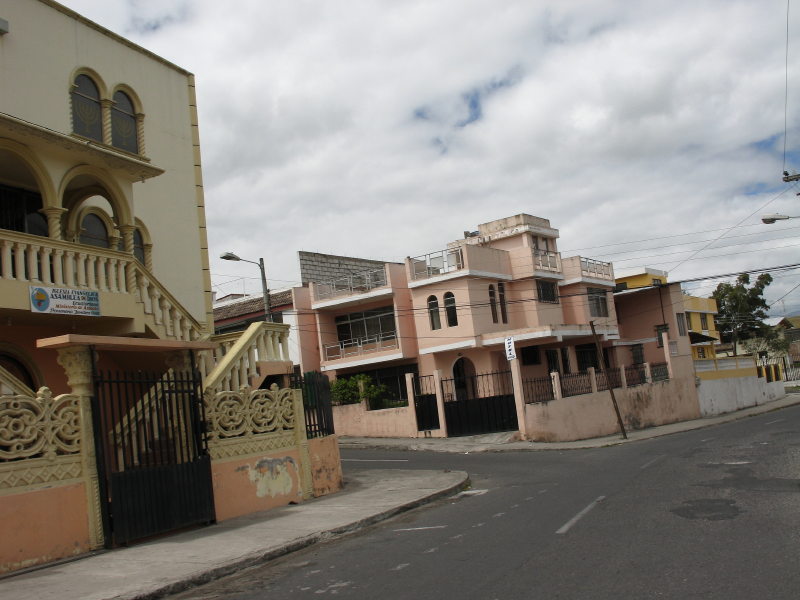 Click on image to return to index 33ambato.jpg