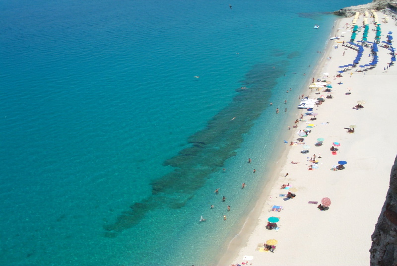 0012beaches03italy.jpg