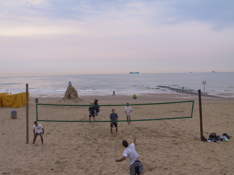 Click on image to return to index 0106beaches10thehague.jpg