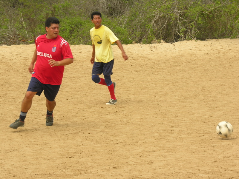 07070815postofficebayfutbol06.jpg