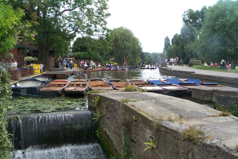 Click on image to return to index canoe12.jpg