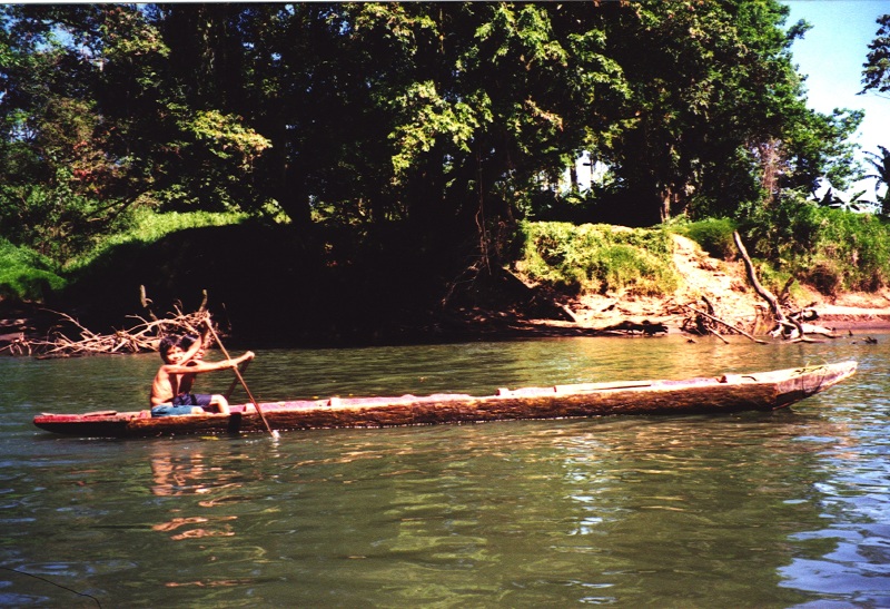 Click on image to return to index dugoutcanoe01.jpg