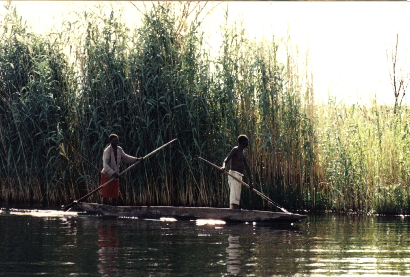 Click on image to return to index dugoutcanoe03.jpg