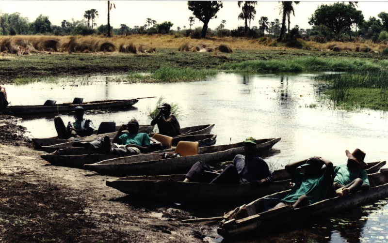 Click on image to return to index dugoutcanoe04.jpg