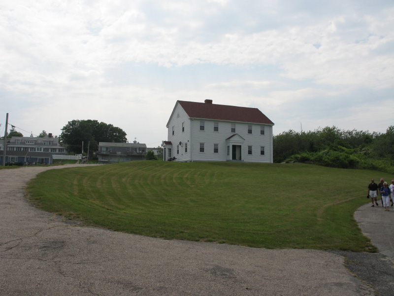 h0606cuttyhunkclassichouse.jpg