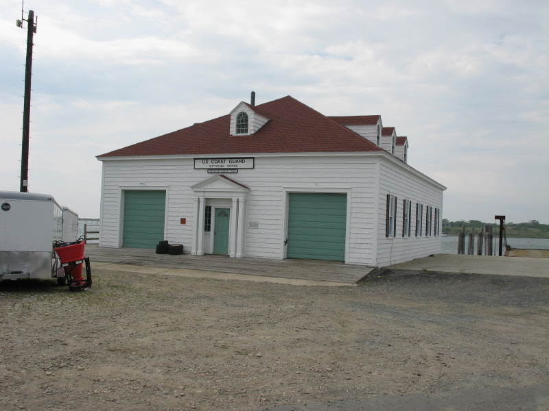 k0606cuttyhunkuscg_station.jpg