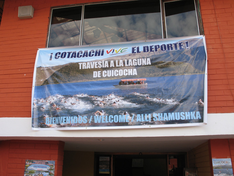 01lagunacuicocha.jpg