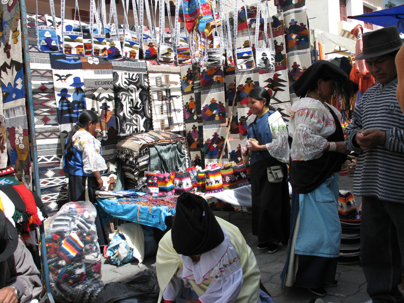 09otavalomarket.jpg