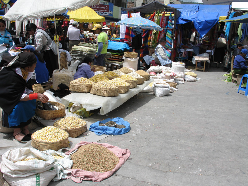 37otavalomarket.jpg
