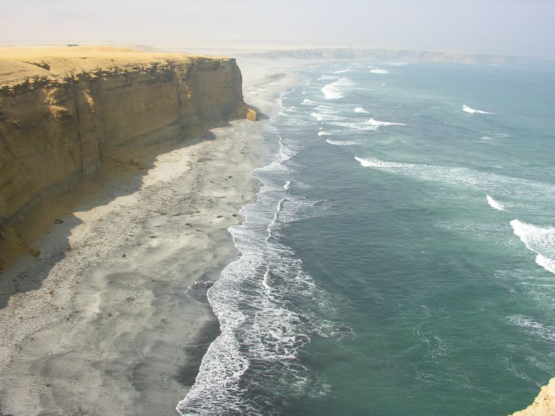 Click on image to return to index 08paracasdesert.jpg