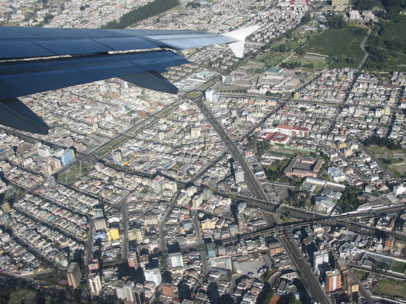 05quitoair.jpg