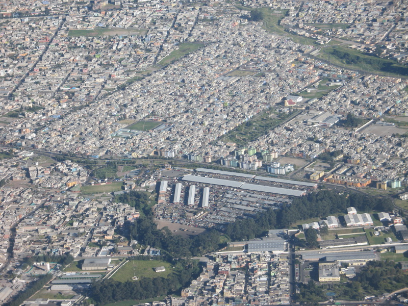 10quitoair.jpg