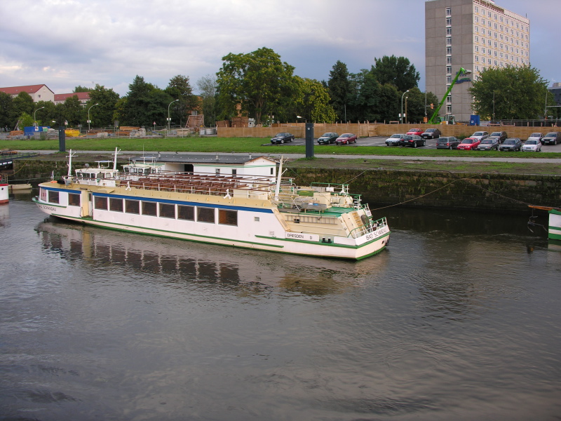 g0608tourboats06.jpg