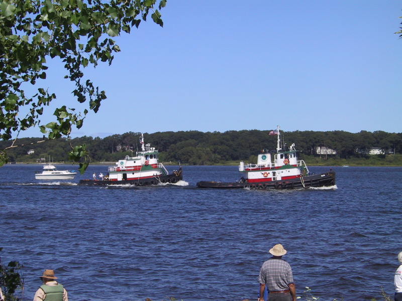 0108tugboatbarge03.jpg