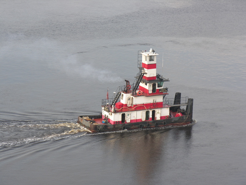 0603tugboatbarge04.jpg