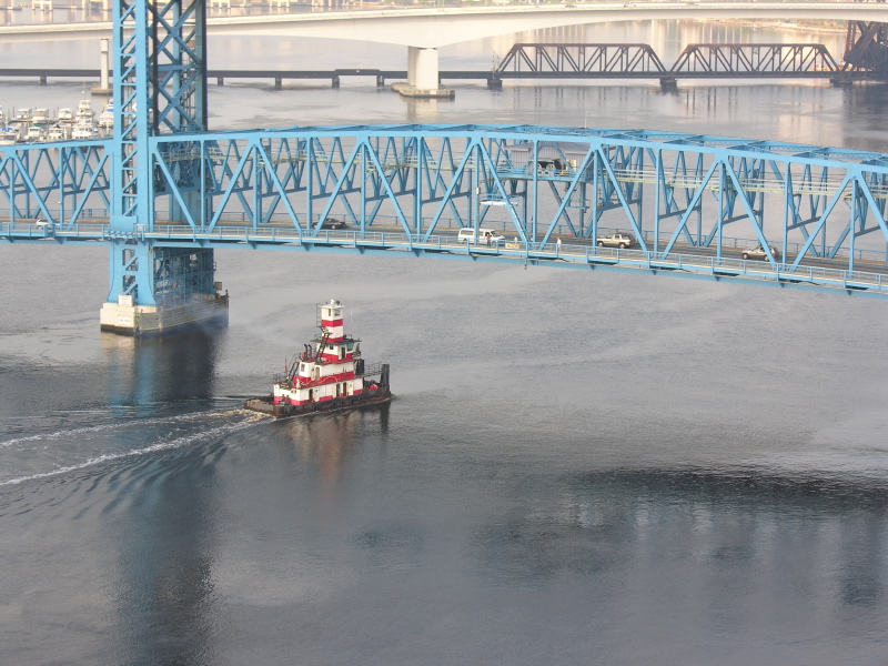 0603tugboatbarge05.jpg