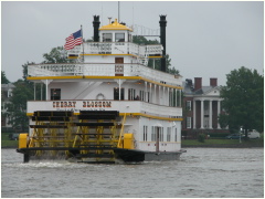 001SternWheeler.JPG